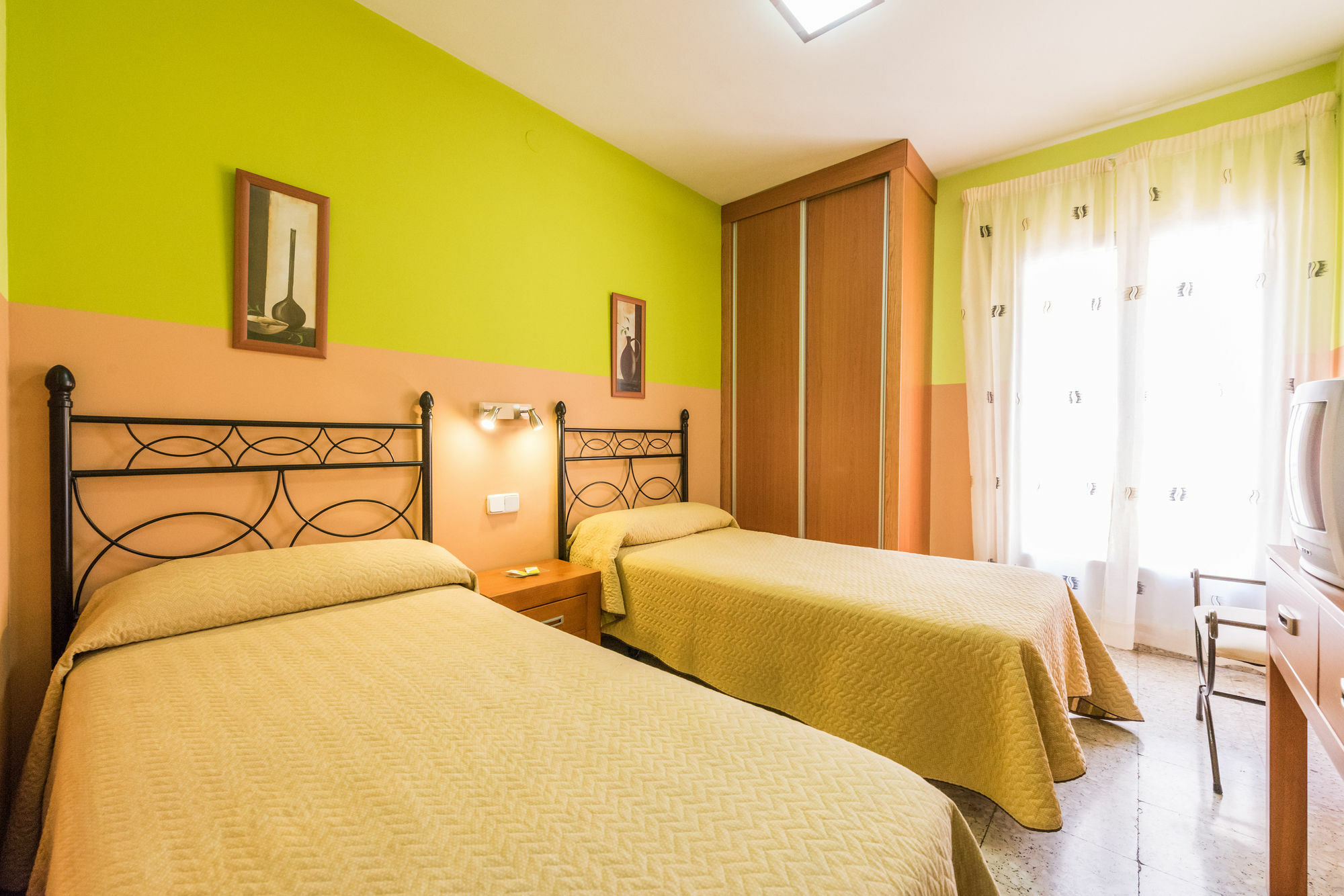 Hostal Arkanta Arganda Del Rey Εξωτερικό φωτογραφία